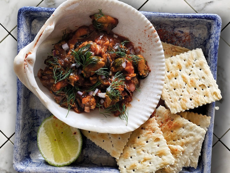 Coctel de mejillones en conserva con Chili Mix TATACOA🔥 y Saltinas